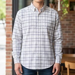 Calvin Klein Athletic Fit Button-Down Plaid Shirt with 4-Way Stretch Size M